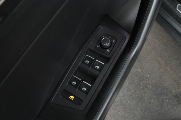 Volkswagen T-Roc 1.5 TSI Sport Business R Virtual cockpit, Apple carplay, Climate,