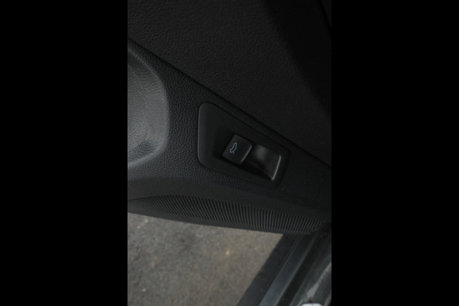 Volkswagen T-Roc 1.5 TSI Sport Business R Virtual cockpit, Apple carplay, Climate,