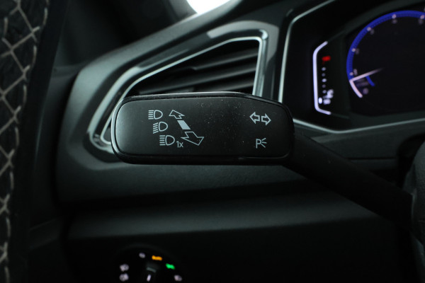 Volkswagen T-Roc 1.5 TSI Sport Business R Virtual cockpit, Apple carplay, Climate,