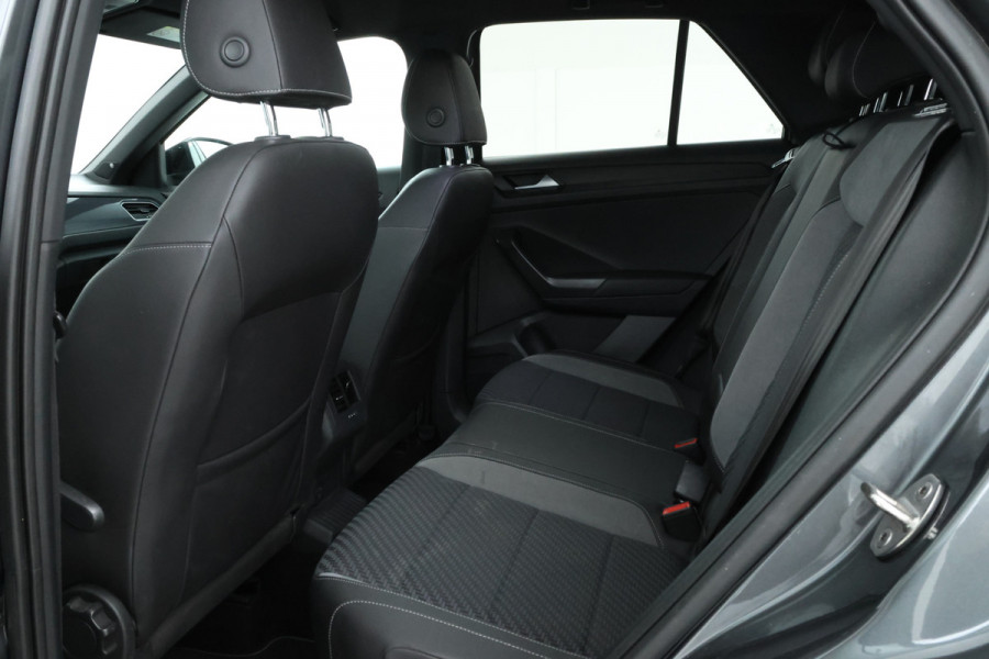 Volkswagen T-Roc 1.5 TSI Sport Business R Virtual cockpit, Apple carplay, Climate,