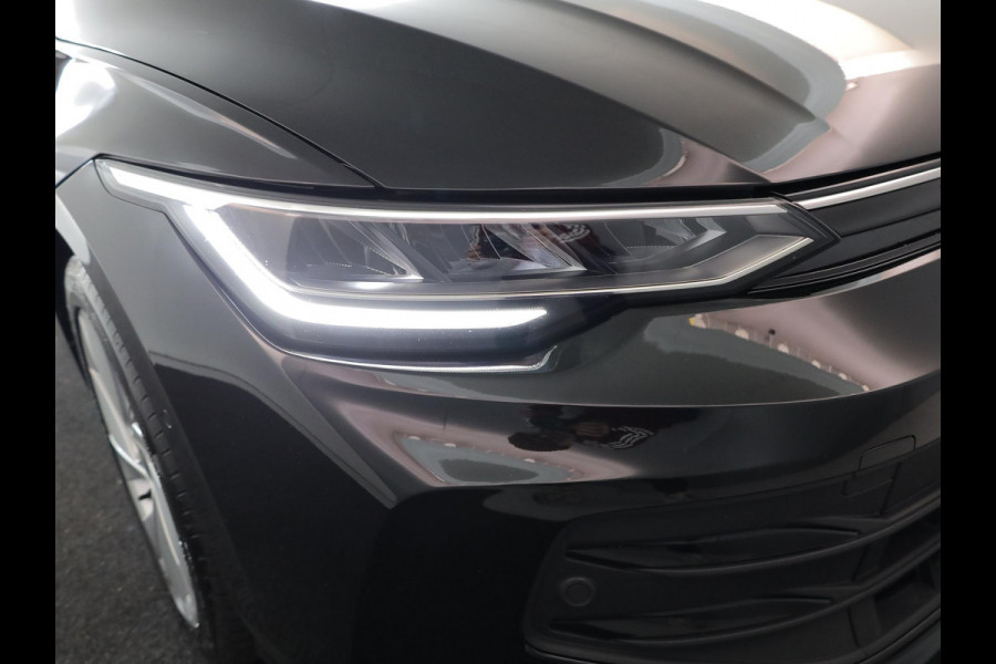 Volkswagen Golf 1.5 eHybrid Life Edition 204 pk Automaat (DSG) | Verlengde garantie | Navigatie via App | Parkeersensoren (Park assist) | Achteruitrijcamera |