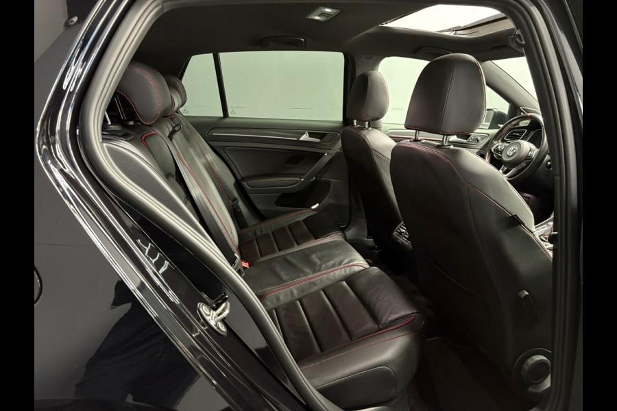 Volkswagen Golf 7.5 GTI TCR Akra Pano