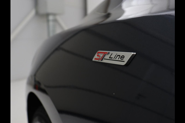 Ford Focus 1.0 EcoBoost Hybrid ST Line X | Head-Up | Stoelverwarming | Adaptive cruise | Camera | Carplay | B&O Sound | Side Assist | Stuurverwarming | Full LED | Navigatie | Keyless | Digital Cockpit