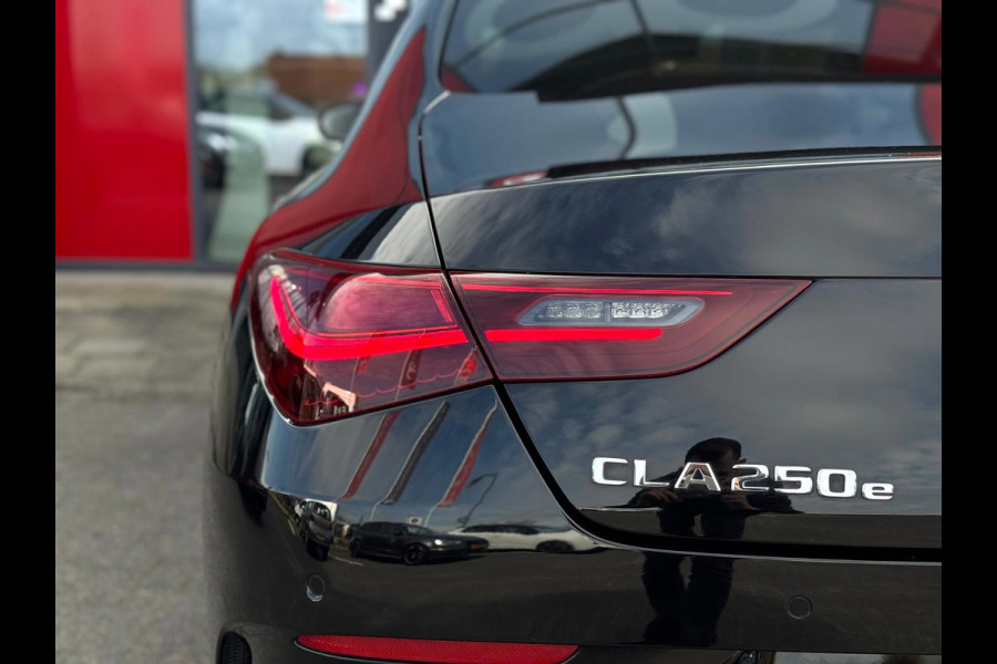 Mercedes-Benz CLA-Klasse 250 e AMG Line Facelift | Panorama | Burmester | Ambiance verlichting | Camera | Parksens | BTW