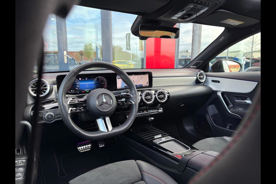 Mercedes-Benz CLA-Klasse 250 e AMG Line Facelift | Panorama | Burmester | Ambiance verlichting | Camera | Parksens | BTW