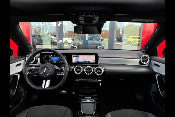 Mercedes-Benz CLA-Klasse 250 e AMG Line Facelift | Panorama | Burmester | Ambiance verlichting | Camera | Parksens | BTW