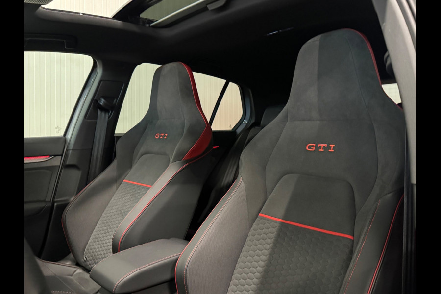 Volkswagen Golf 2.0 TSI GTI Clubsport| HUD | IQ LIGHTS | PANO | HARMAN KARDON | FACELIFT