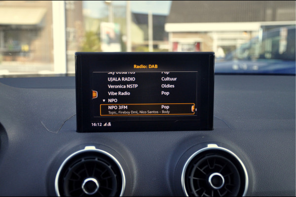 Audi Q2 35 TFSI S Edition | S-Tronic | Ara Bleu! | Panoramadak | Trekhaak