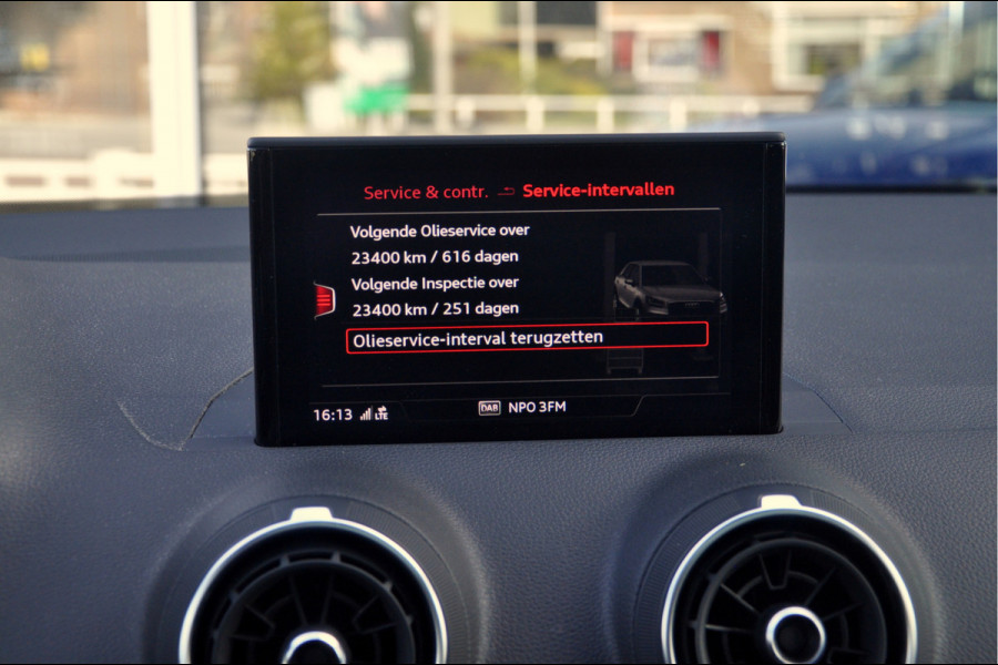 Audi Q2 35 TFSI S Edition | S-Tronic | Ara Bleu! | Panoramadak | Trekhaak