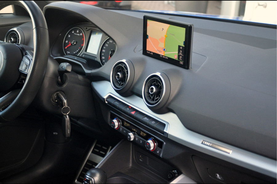 Audi Q2 35 TFSI S Edition | S-Tronic | Ara Bleu! | Panoramadak | Trekhaak