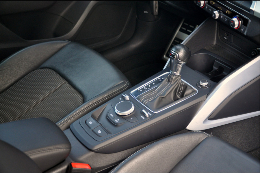 Audi Q2 35 TFSI S Edition | S-Tronic | Ara Bleu! | Panoramadak | Trekhaak