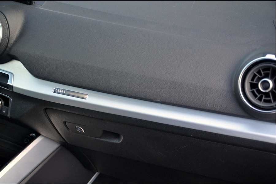 Audi Q2 35 TFSI S Edition | S-Tronic | Ara Bleu! | Panoramadak | Trekhaak