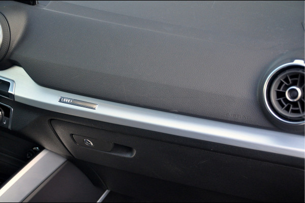 Audi Q2 35 TFSI S Edition | S-Tronic | Ara Bleu! | Panoramadak | Trekhaak