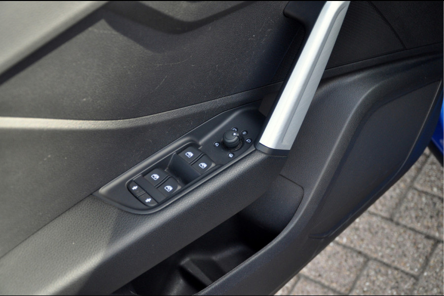 Audi Q2 35 TFSI S Edition | S-Tronic | Ara Bleu! | Panoramadak | Trekhaak