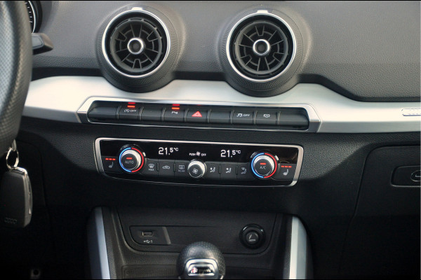 Audi Q2 35 TFSI S Edition | S-Tronic | Ara Bleu! | Panoramadak | Trekhaak