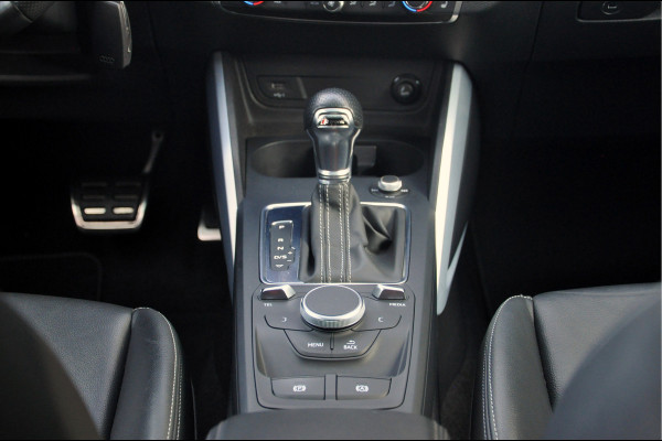 Audi Q2 35 TFSI S Edition | S-Tronic | Ara Bleu! | Panoramadak | Trekhaak