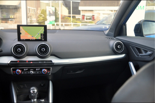 Audi Q2 35 TFSI S Edition | S-Tronic | Ara Bleu! | Panoramadak | Trekhaak