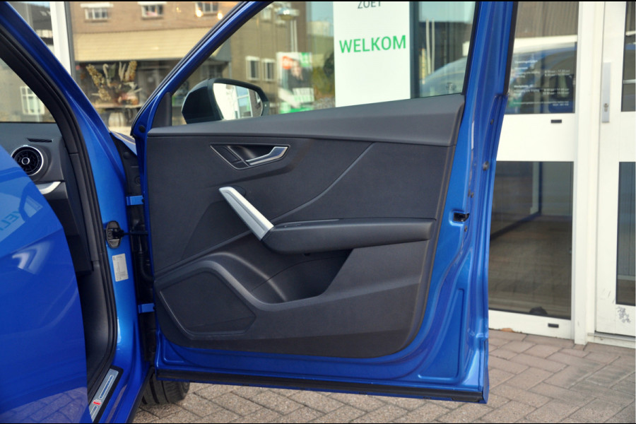 Audi Q2 35 TFSI S Edition | S-Tronic | Ara Bleu! | Panoramadak | Trekhaak
