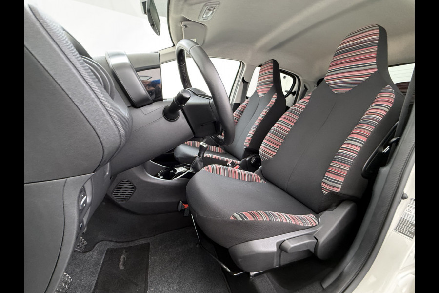 Citroën C1 1.0VTi 73pk 5Drs AircoElek.Ramen+Spiegels Stuurbekrachtiging Edition Privacy Glas Led Isofix ESP Comfort+Look Pack Bluetooth Origineel Nederlandse Auto slechts 24 euro per maand belasting!