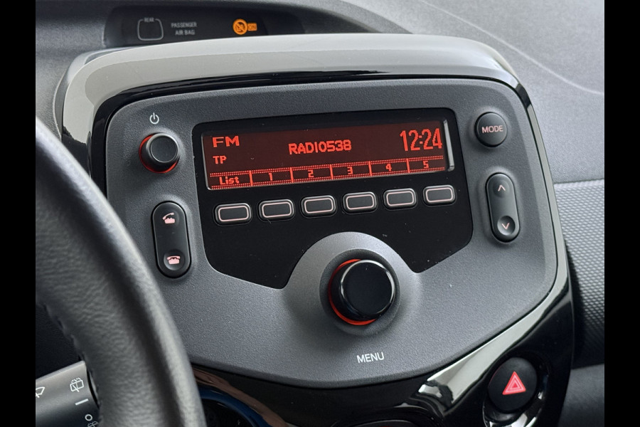 Citroën C1 1.0VTi 73pk 5Drs AircoElek.Ramen+Spiegels Stuurbekrachtiging Edition Privacy Glas Led Isofix ESP Comfort+Look Pack Bluetooth Origineel Nederlandse Auto slechts 24 euro per maand belasting!