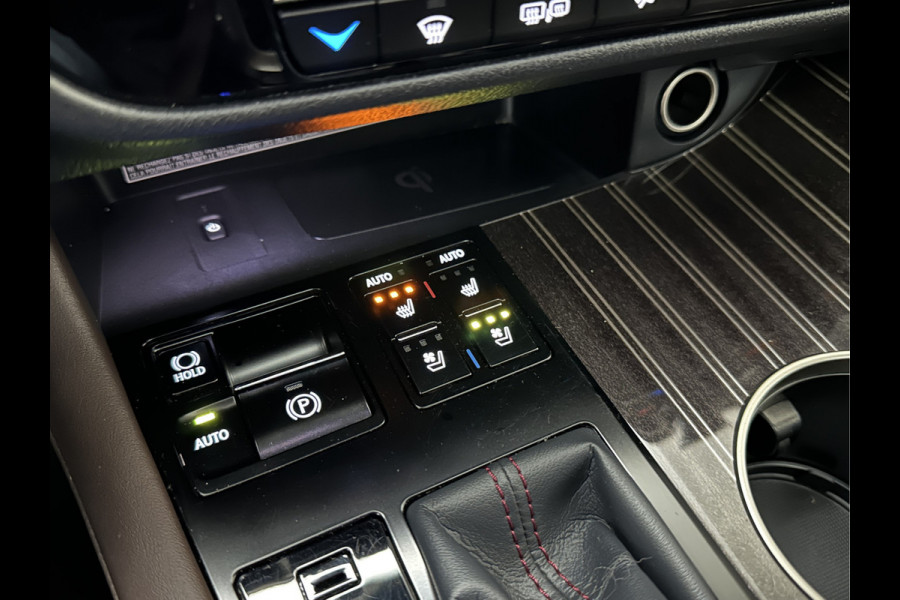 Lexus RX 450h 4WD President Line | Panorama | Origineel NL | 360 Camera | Mark-Levinson Sound | ACC | Stoelventilatie | Leder | Head-Up | Memory | Keyless-Entry | Stoelverwarming V+A | ISO-Glas | Zonwering | LED | Lane-Assist | Dodehoek | DAB | Draadloos Laden |
