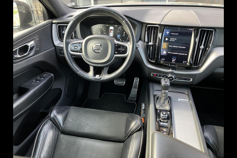 Volvo XC60 2.0 T5 AWD R-Design | HUD | Pano | Trekhaak | All-in prijs