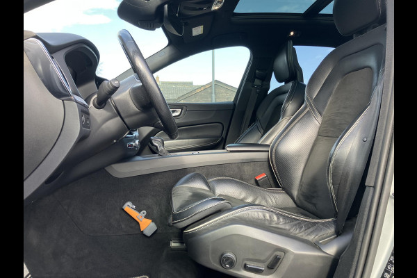 Volvo XC60 2.0 T5 AWD R-Design | HUD | Pano | Trekhaak | All-in prijs