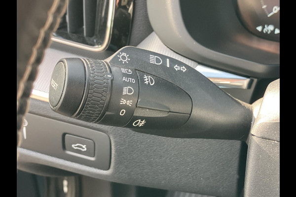 Volvo XC60 2.0 T5 AWD R-Design | HUD | Pano | Trekhaak | All-in prijs