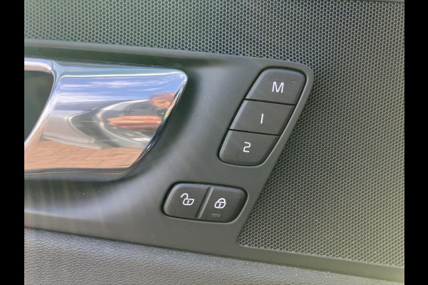 Volvo XC60 2.0 T5 AWD R-Design | HUD | Pano | Trekhaak | All-in prijs