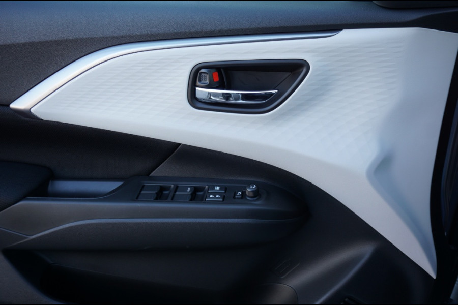 Suzuki Swift Style Smart Hybrid | 3.003 km | ACC | CAMERA | NAVI | EL CLIMATE