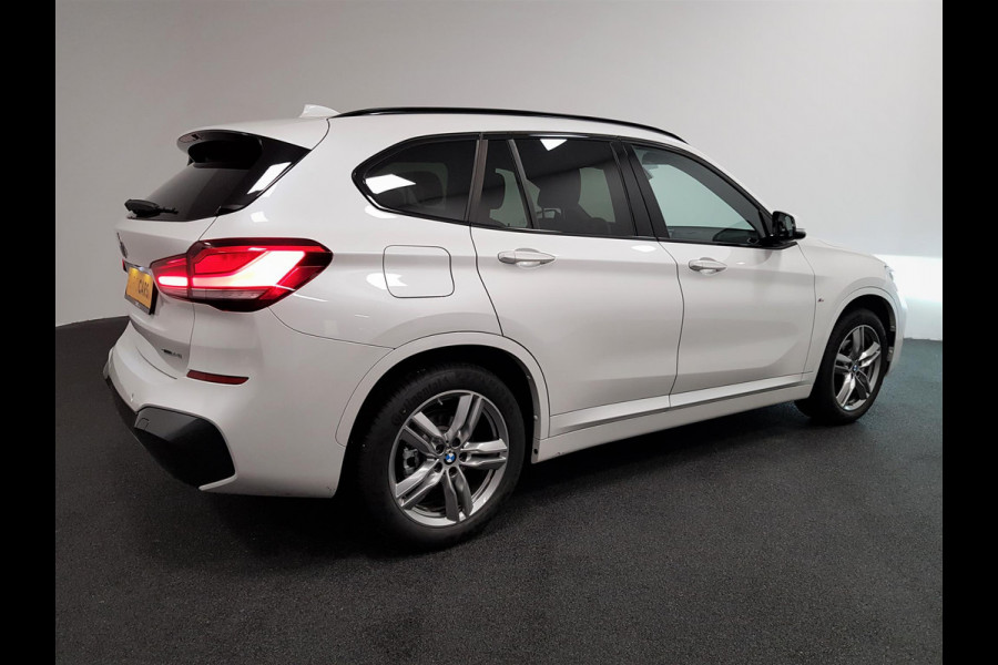 BMW X1 sDrive18i Automaat M-Sport Executive | Lederen Bekleding | Navigatie | Climate Control | Camera | Parkeer Sensoren | Lichtmetalen velgen | Cruise Control