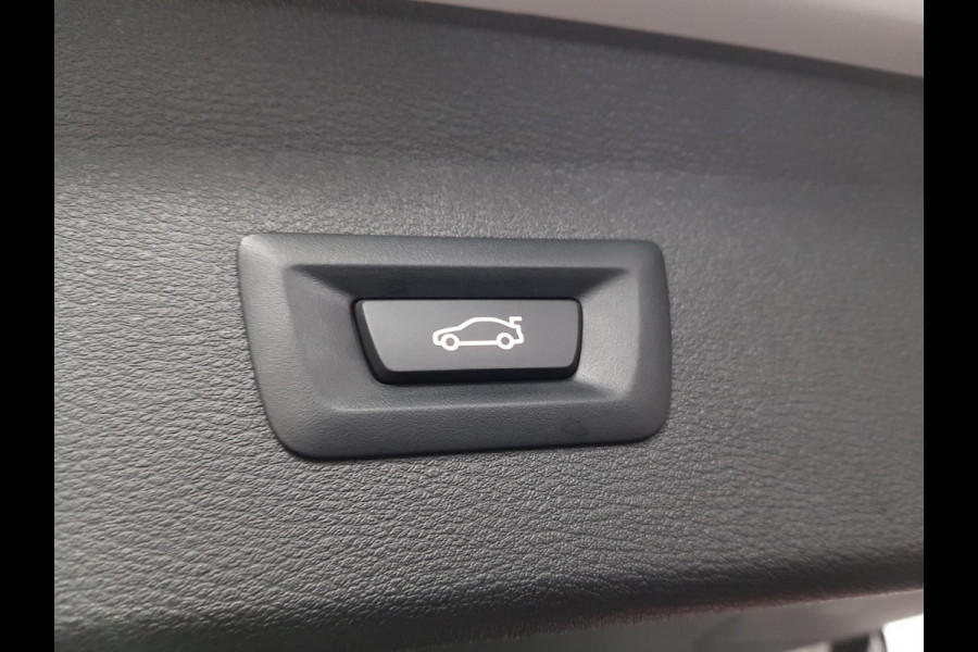 BMW X1 sDrive18i Automaat M-Sport Executive | Lederen Bekleding | Navigatie | Climate Control | Camera | Parkeer Sensoren | Lichtmetalen velgen | Cruise Control