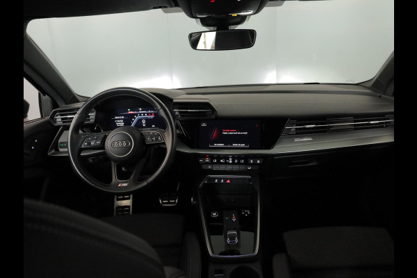 Audi A3 Sportback 30 TFSI S edition 110 pk S-tronic | Navigatie | Parkeersensoren achter | LED koplampen | Apple Carplay/Android Auto | S-Line |