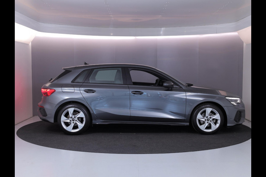 Audi A3 Sportback 30 TFSI S edition 110 pk S-tronic | Navigatie | Parkeersensoren achter | LED koplampen | Apple Carplay/Android Auto | S-Line |