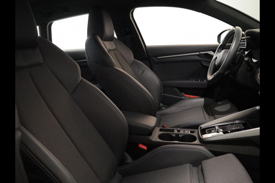 Audi A3 Sportback 30 TFSI S edition 110 pk S-tronic | Navigatie | Parkeersensoren achter | LED koplampen | Apple Carplay/Android Auto | S-Line |