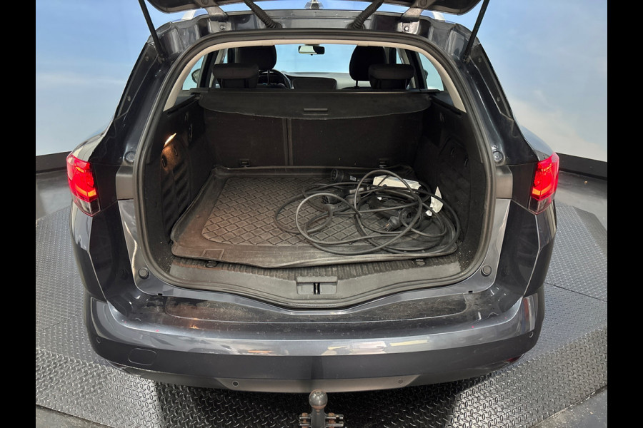 Renault Mégane Estate 1.6 E-Tech Plug-In Hybrid 160 Business Camera, trekhaak