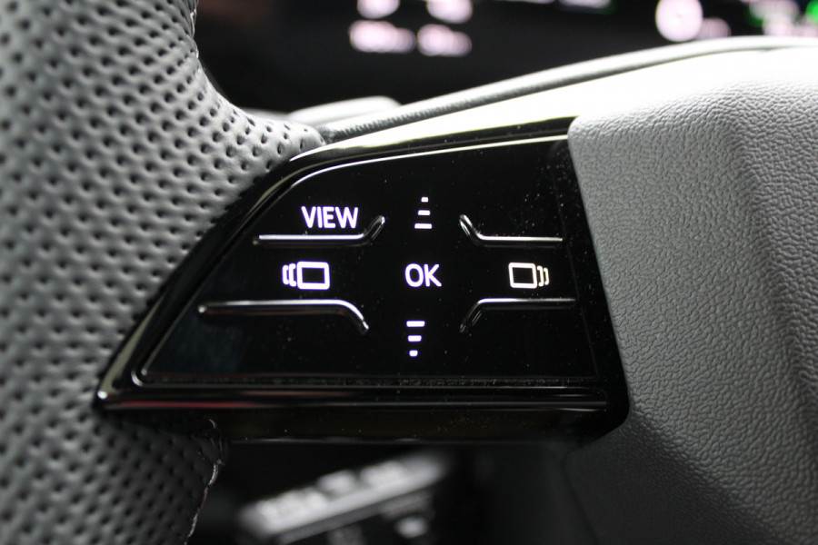 Audi A6 Avant 2.0 e-Hybrid Quattro S-Line | Achteras besturing | Alcantara/Leder | Zwenkbare Trekhaak | 360 | Nieuw