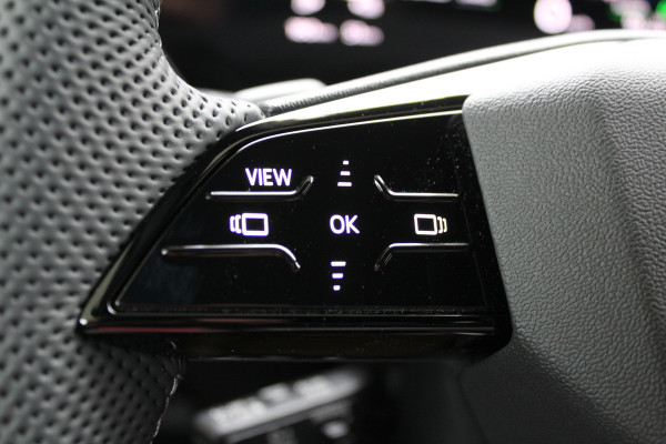 Audi A6 Avant 2.0 e-Hybrid Quattro S-Line | Achteras besturing | Alcantara/Leder | Zwenkbare Trekhaak | 360 | Nieuw