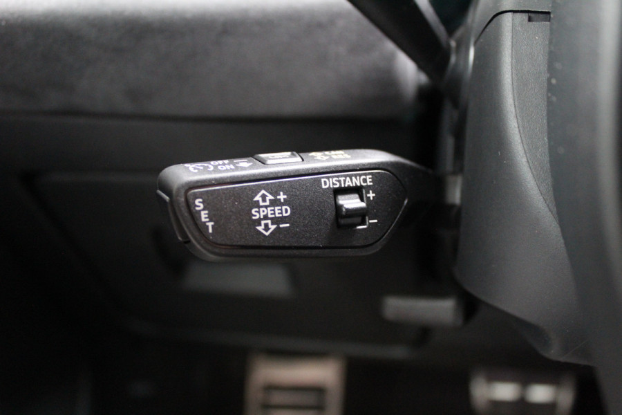 Audi A6 Avant 2.0 e-Hybrid Quattro S-Line | Achteras besturing | Alcantara/Leder | Zwenkbare Trekhaak | 360 | Nieuw