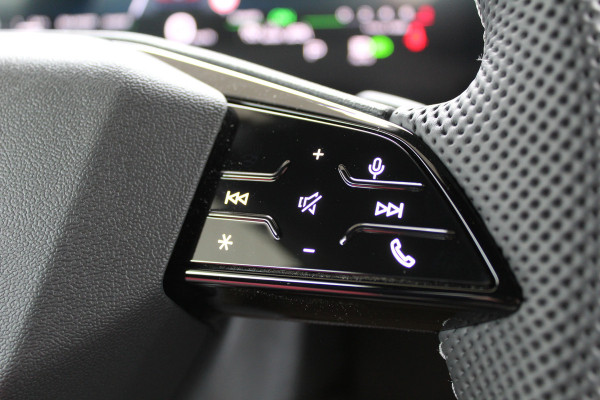 Audi A6 Avant 2.0 e-Hybrid Quattro S-Line | Achteras besturing | Alcantara/Leder | Zwenkbare Trekhaak | 360 | Nieuw