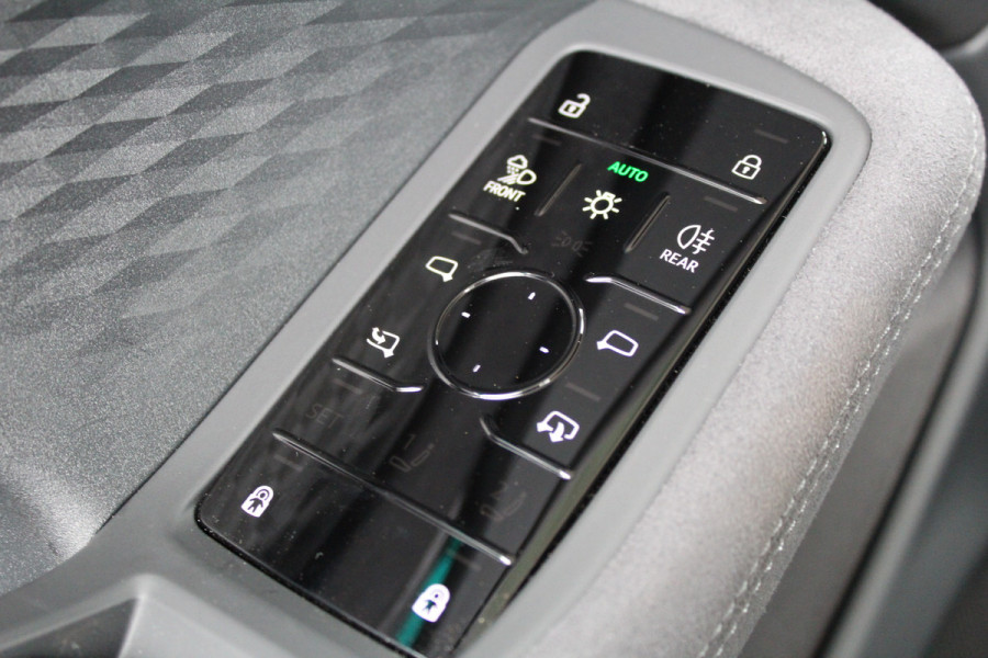 Audi A6 Avant 2.0 e-Hybrid Quattro S-Line | Achteras besturing | Alcantara/Leder | Zwenkbare Trekhaak | 360 | Nieuw