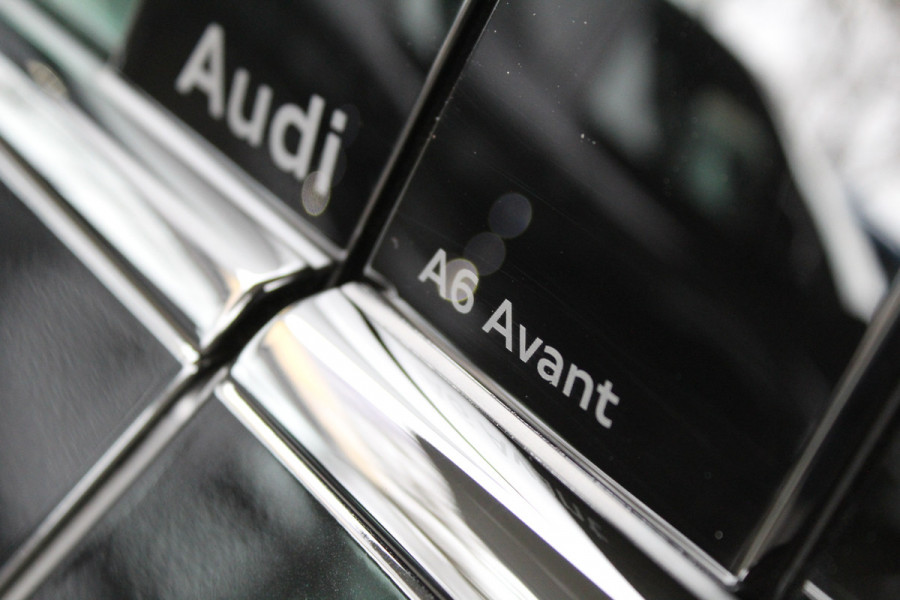 Audi A6 Avant 2.0 e-Hybrid Quattro S-Line | Achteras besturing | Alcantara/Leder | Zwenkbare Trekhaak | 360 | Nieuw