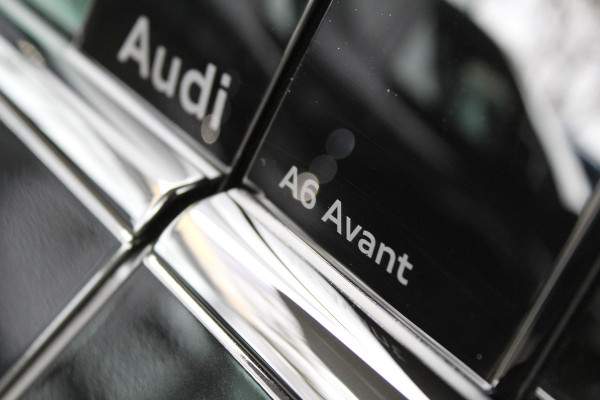 Audi A6 Avant 2.0 e-Hybrid Quattro S-Line | Achteras besturing | Alcantara/Leder | Zwenkbare Trekhaak | 360 | Nieuw