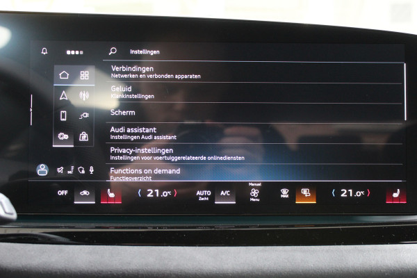 Audi A6 Avant 2.0 e-Hybrid Quattro S-Line | Achteras besturing | Alcantara/Leder | Zwenkbare Trekhaak | 360 | Nieuw