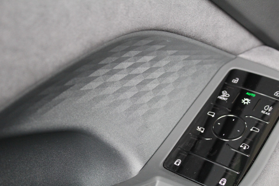 Audi A6 Avant 2.0 e-Hybrid Quattro S-Line | Achteras besturing | Alcantara/Leder | Zwenkbare Trekhaak | 360 | Nieuw