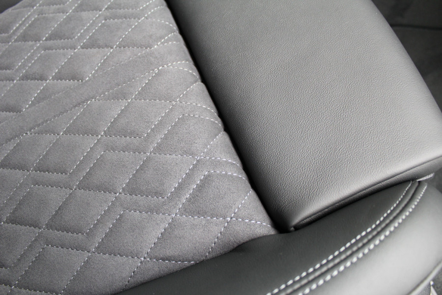 Audi A6 Avant 2.0 e-Hybrid Quattro S-Line | Achteras besturing | Alcantara/Leder | Zwenkbare Trekhaak | 360 | Nieuw