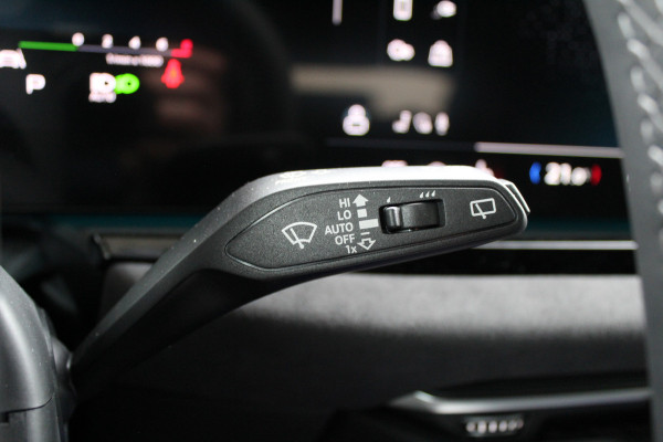 Audi A6 Avant 2.0 e-Hybrid Quattro S-Line | Achteras besturing | Alcantara/Leder | Zwenkbare Trekhaak | 360 | Nieuw