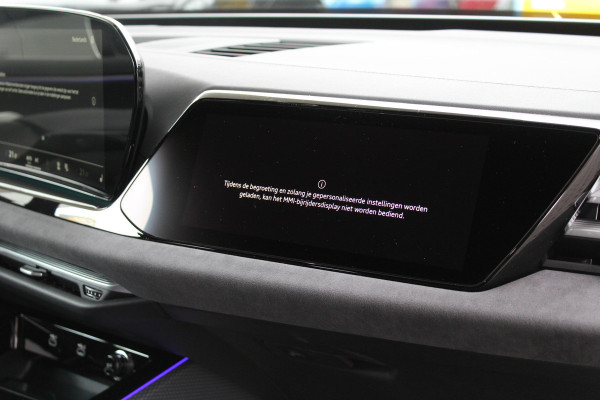 Audi A6 Avant 2.0 e-Hybrid Quattro S-Line | Achteras besturing | Alcantara/Leder | Zwenkbare Trekhaak | 360 | Nieuw