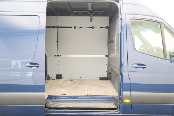Mercedes-Benz Sprinter 319 3.0 CDI V6 Automaat L2H2 Leer, 3-Zits, LED, Camera, ACC, Airco, Rijstrooksensor, Trekhaak, 18''
