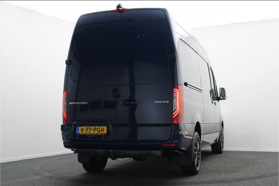 Mercedes-Benz Sprinter 319 3.0 CDI V6 Automaat L2H2 Leer, 3-Zits, LED, Camera, ACC, Airco, Rijstrooksensor, Trekhaak, 18''